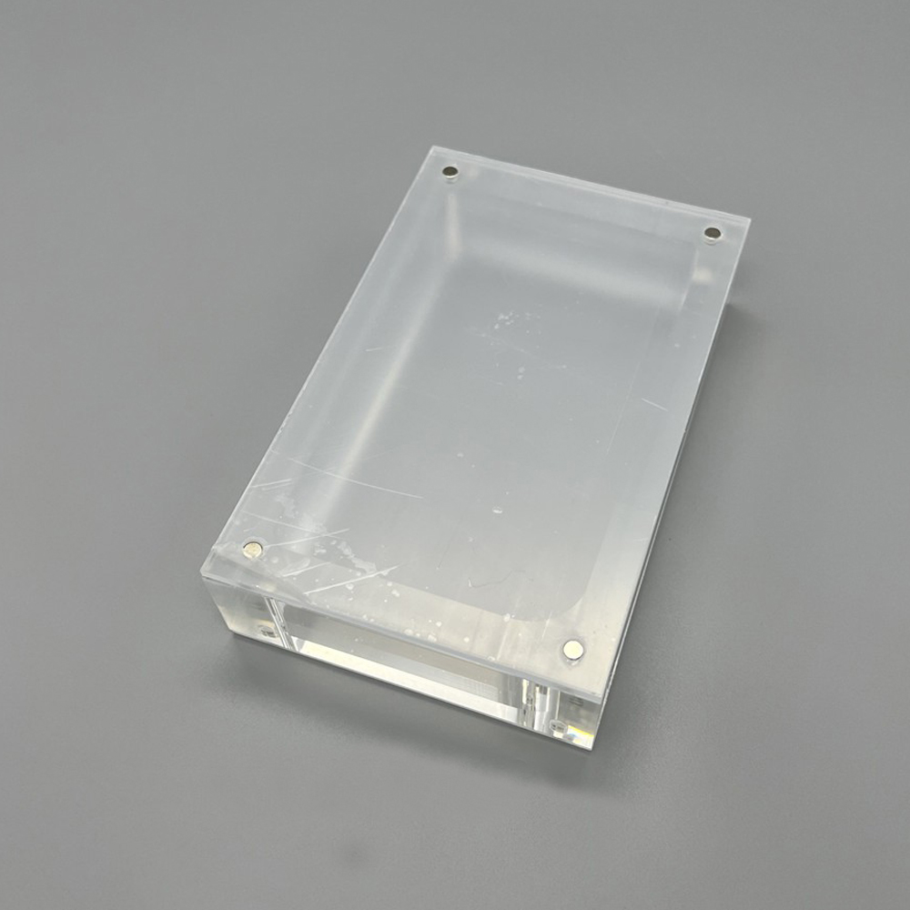 صندوق أكريليك مغناطيسي للتخزين - مراجعة Game Boy Cartridge Holder وسعره