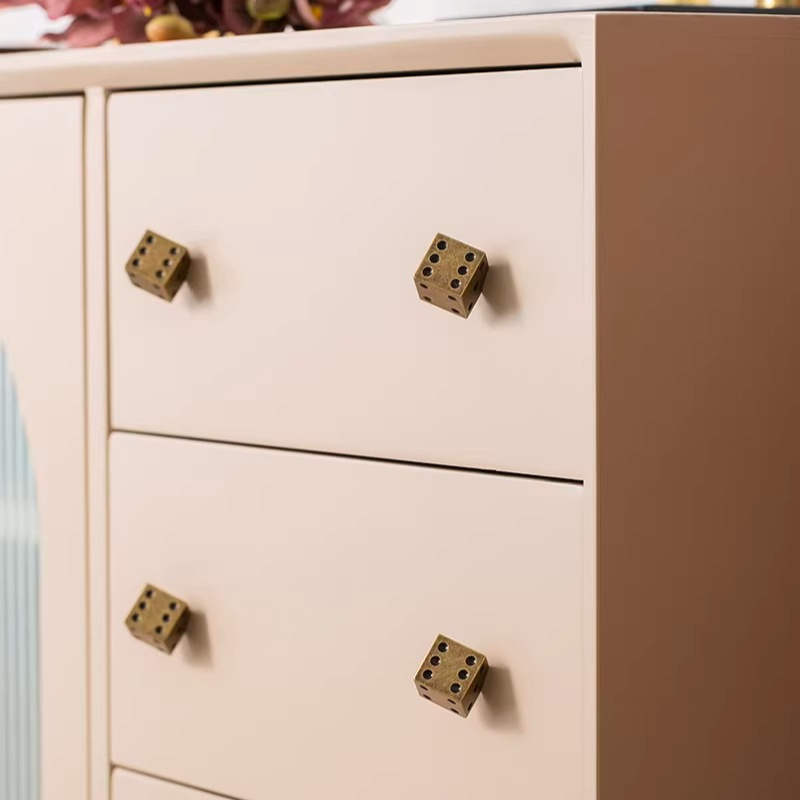 مقابض خزائن معدنية صلبة بتصميم - مراجعة Retro Gaming Cabinet وسعره