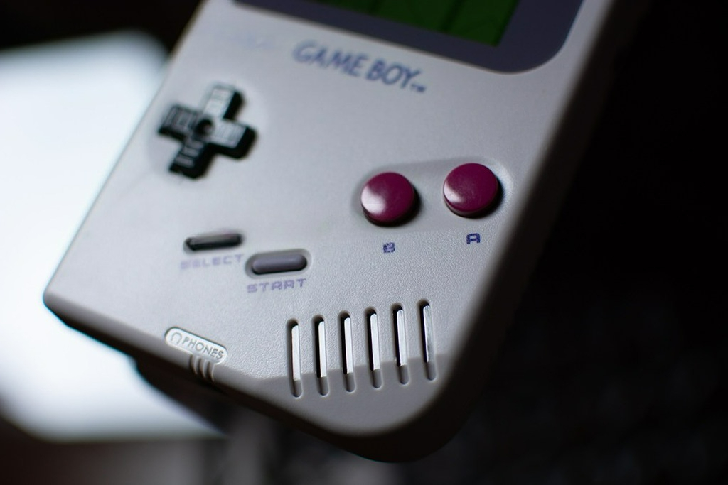 جهاز ألعاب جيم بوي DMG-01 الكل - مراجعة Retro Handheld Console وسعره